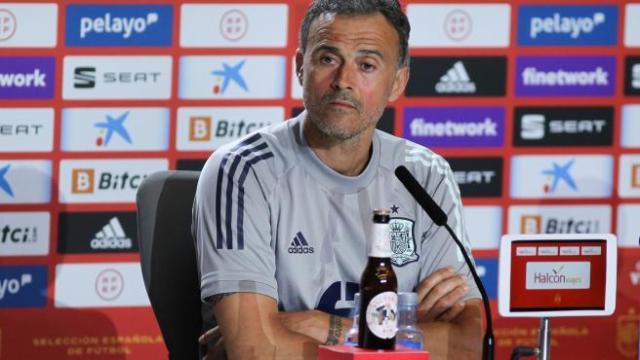 开云官方-恩里克确认莫拉塔仍将首发：他，还有其他10个人